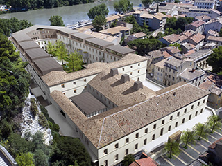 La Cour des Doms