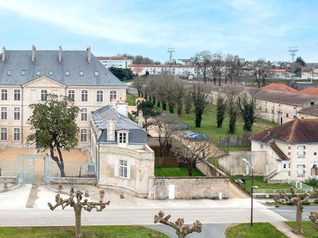 Anciennes écuries de la caserne Belliard, Fontenay-le-Comte (85)