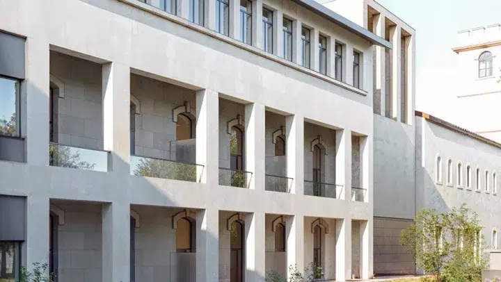 Ancien Collège Mistral, Arles, Bouches-du-Rhône (13)