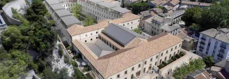 La Cour des Doms (Sud), Avignon