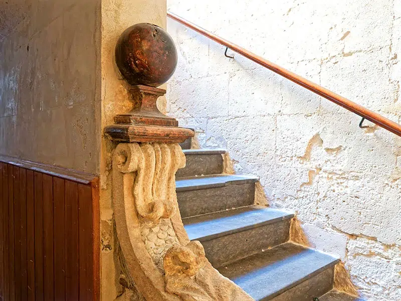 Lusenta, Arles